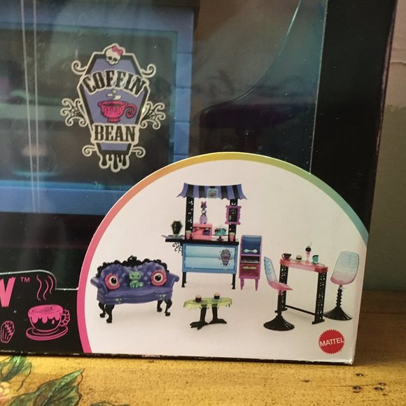 Holiday Sale! NIP Monster High "The Coffin Bean" and "Clawdeen Wolf " doll set - Picture 3 of 5